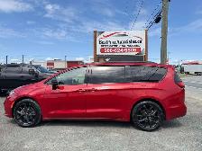 2025 Chrysler Pacifica Limited S! ROOF! CLEAN CARFAX! - Photo 3