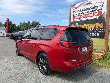 2025 Chrysler Pacifica Limited S! ROOF! CLEAN CARFAX! - Photo 4