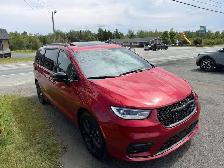 2025 Chrysler Pacifica Limited S! ROOF! CLEAN CARFAX! - Photo 10