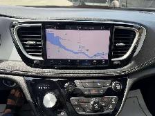 2025 Chrysler Pacifica Limited S! ROOF! CLEAN CARFAX! - Photo 30