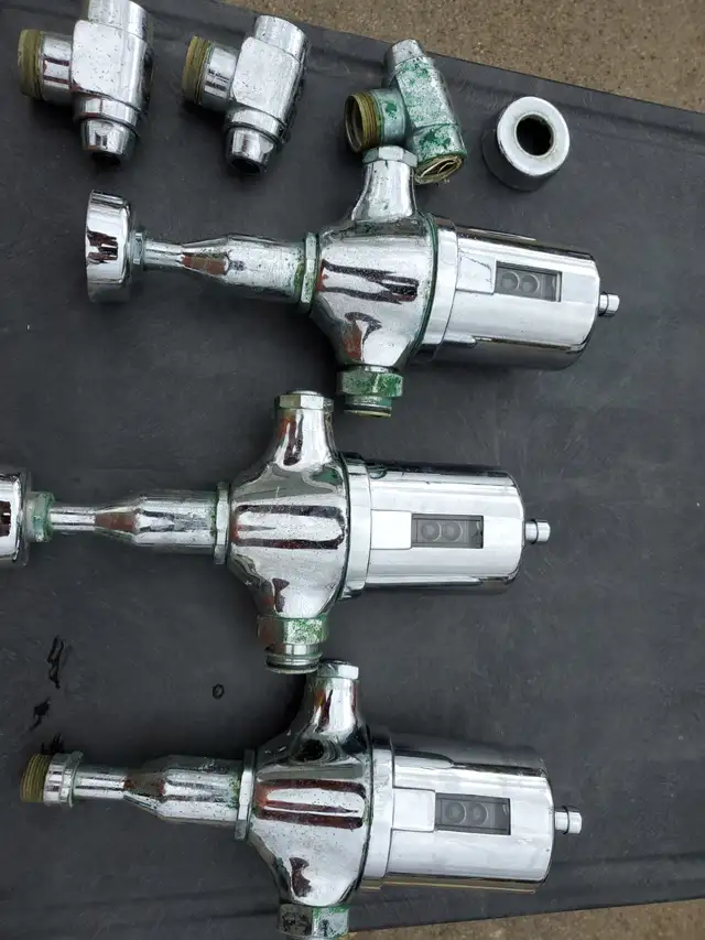 THREE DELTA TECH 430 GOOD USED AUTOFLUSH