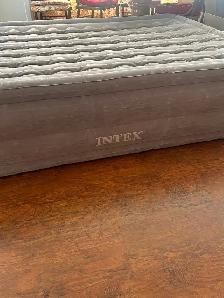 Air Mattress - Photo 2