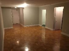 Bachelor Apartment - walk to Subway !!! - Photo 2