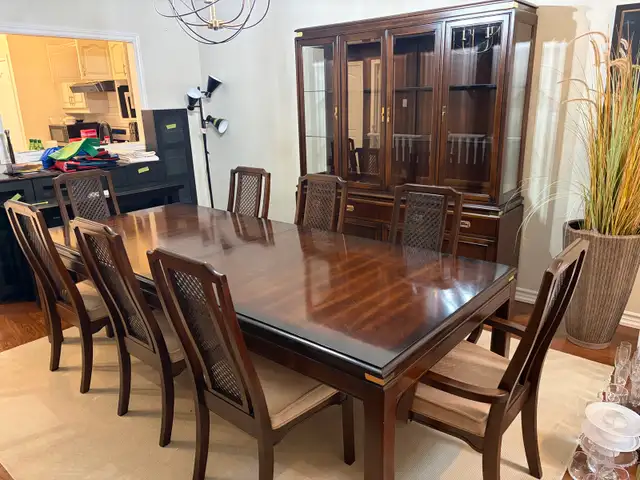 High End Dinning Table