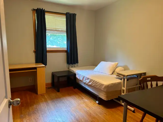 Room for rent to Fanshaw college student $600