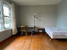 Room for rent to Fanshawe College student $725 - Photo 3