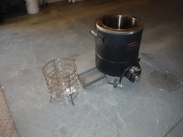 INFRARED TURKEY FRYER NO OIL NEEDED WORKS GREAT