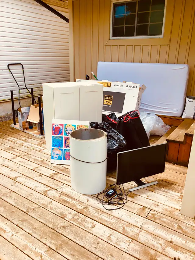 AFFORDABLE Junk Pickup & Garbage Removal Service 905 818 2335