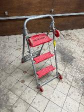 trolly and step ladder - Photo 3
