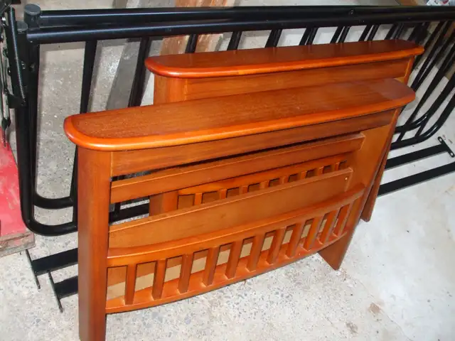 Futon, Metal Frame with Wooden Ends