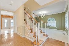 Luxury 4 BR Detached House for Rent in Prime Location Newmarket - Photo 2