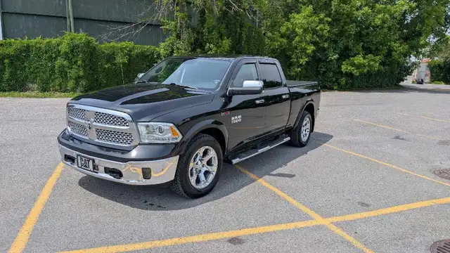 2015 Dodge Ram 1500 Larmie eco diesel 4x4