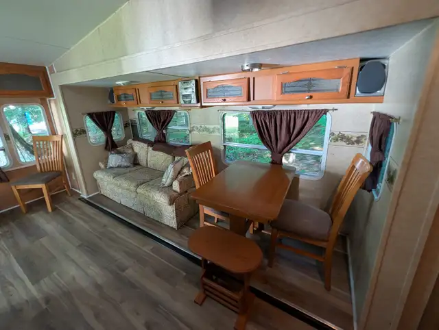 Fifth Wheel Dutchmen 27 LM5 (2006) 27 pi   Remise 10x12 — Terrai