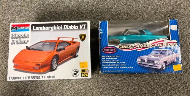 NEW Diecast Snap-Together Car Model Kits ( x2 Available )