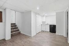 Renovated 4 bedroom back-split for rent in Stoneybrook - Photo 8
