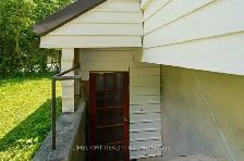Renovated 4 bedroom back-split for rent in Stoneybrook - Photo 12