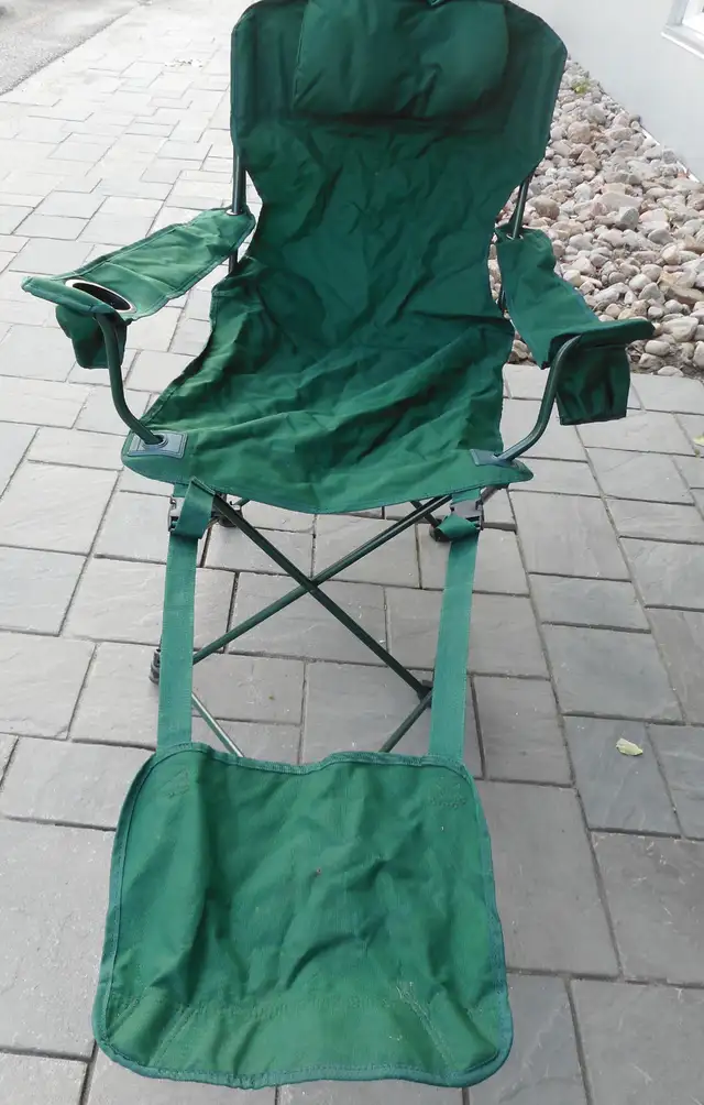 2 New folding lounger chair with foot rest and bags
