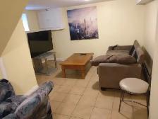 Clean, furnished rooms, only 5 min. walk to UoW on Rankin Ave. - Photo 9