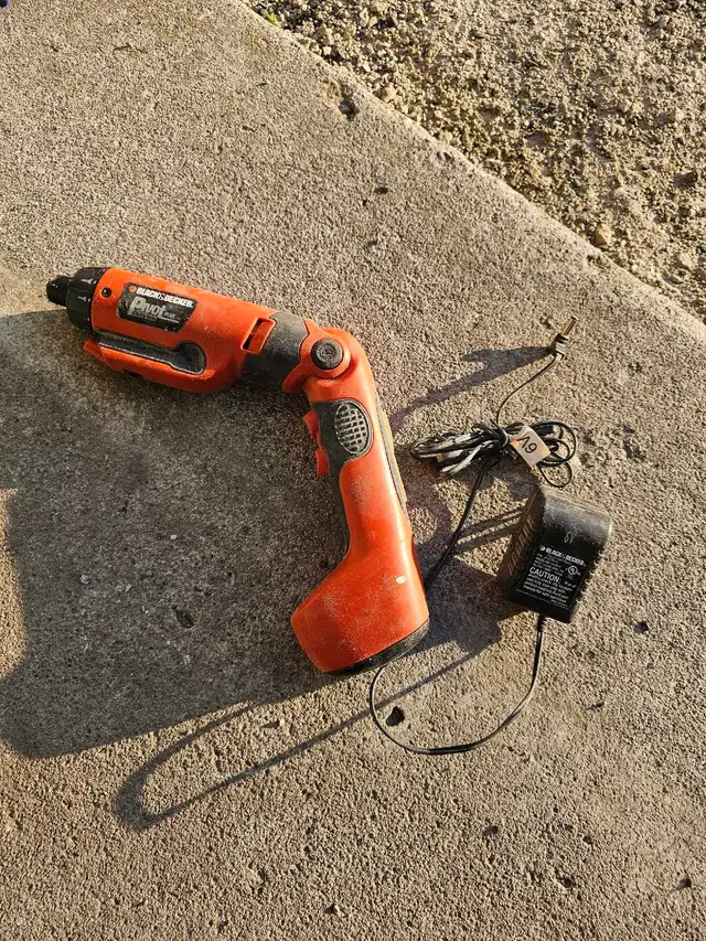 Black & Decker Pivot Plus Screwdriver