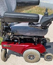 POWER WHEELCHAIR - Photo 3