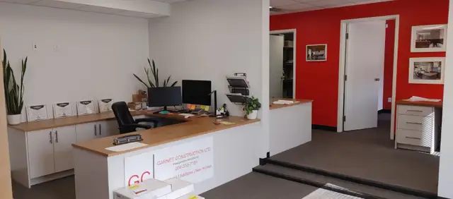 Commercial office / workshop / Warehouse on Pembina Highway