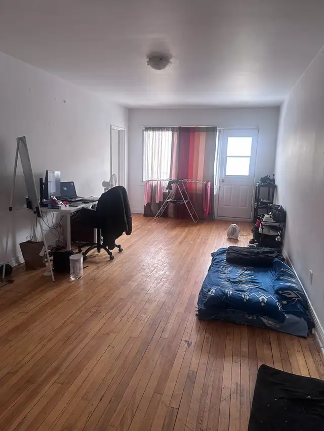 2 Bedrooms 1 Bathroom - Apartment
