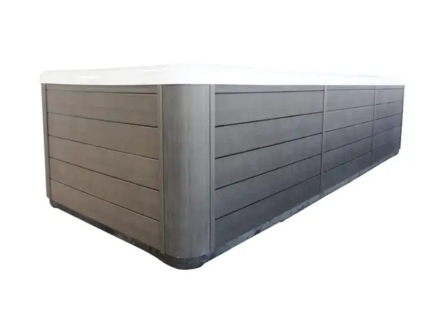 19′ 60″ Swim Spa