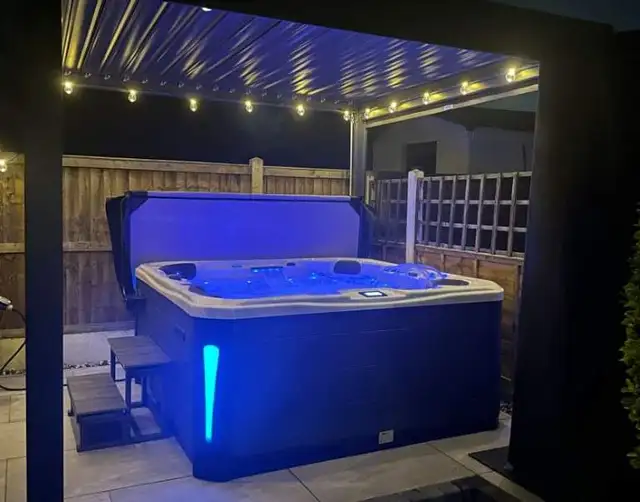 VEGA HOT TUB FOR SALE