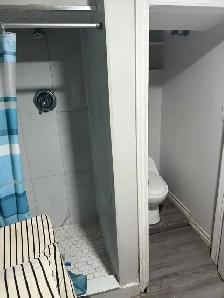 Lakefront Bsmt Bachelor Apartment for Rent in Etobicoke, Toronto - Photo 2