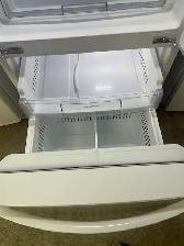 Réfrigérateur blanc 30'' portes françaises LG - Photo 3
