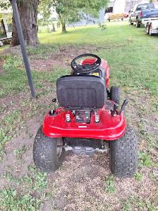 2021 Troybilt lawn tractor - Photo 3