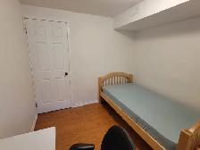 Room for Rent / North York - Photo 2