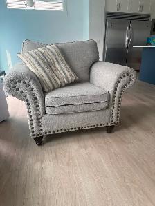 Selling Couches and Chair.. moving blow out sale !! - Photo 2