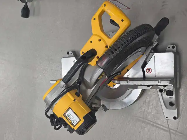 dewalt 12' dual-bevel mitre saw