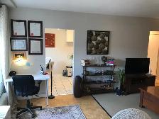 2 Bedroom Apartment Close To Lake & Downtown Burlington, Aug.01 - Photo 2