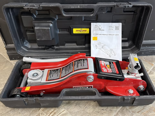 2 1/2 Ton Big Red Automotive Floor Jack with Handle in Case