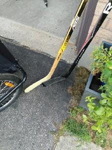 Adult Easton and Reebok hockey sticks - Photo 2