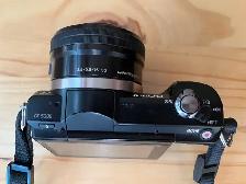 Sony A5000 camera   kit lens   manette   étui en cuir - Photo 2