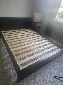 Free Queen bed with Mattress - Photo 3