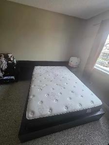 Free Queen bed with Mattress - Photo 4