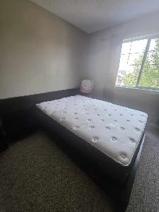 Free Queen bed with Mattress - Photo 5
