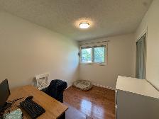 3Bed 2.5Bath Plus Den House For Rent In Betsworth/Westdale - Photo 16