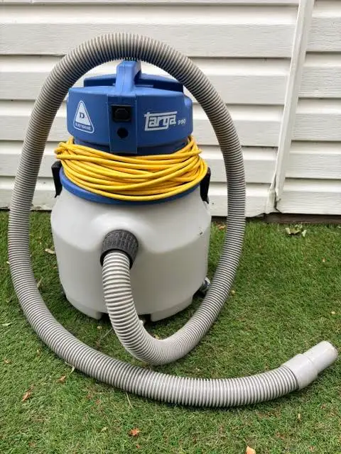 DUSTBANE Targa 990 Wet/Dry Vacuum