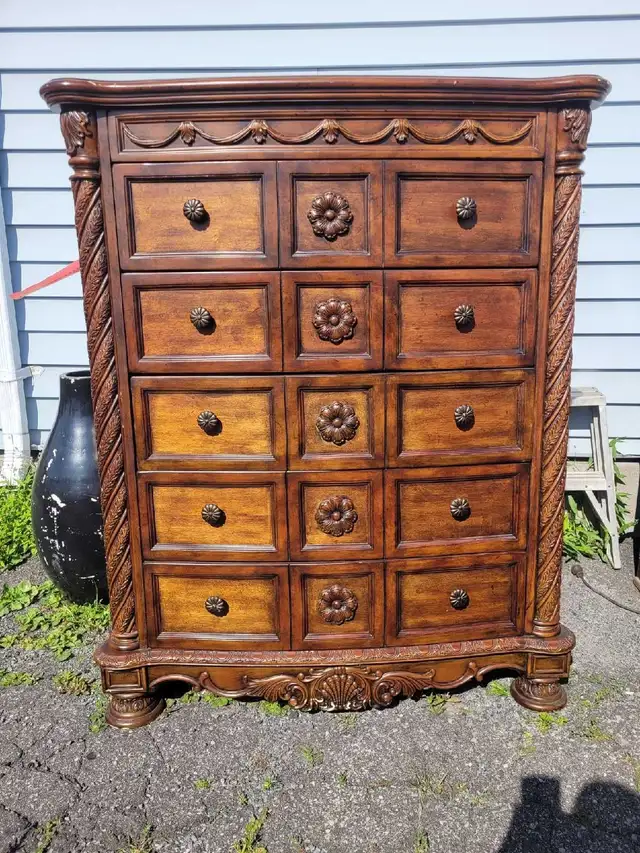 For sale men and women dresser