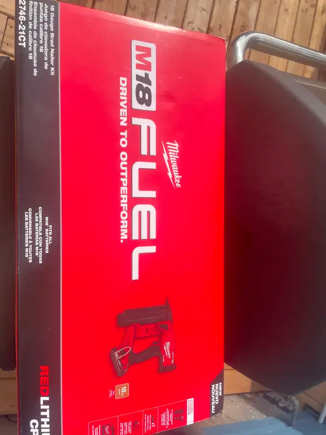 Brand new Milwaukee 18 gauge cordless trim nailer kit