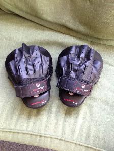 Coussinets de boxe (35,00$)