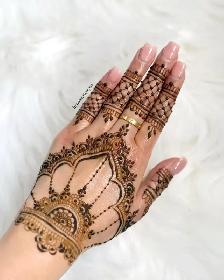 Henna Artist - Photo 3