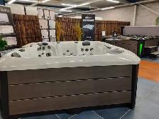 VEGA HOT TUB FOR SALE - Photo 4