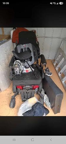 Pride Quantum Q6 Edge 2.0 Electric Wheelchair - Photo 5