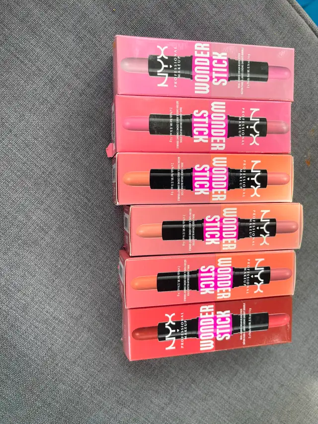 NYX Professional Makeup Wonder Stick lipstic and blush 2 shades